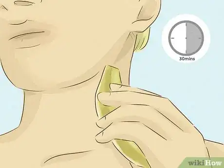 Obrázek nazván Remove a Hickey Step 4