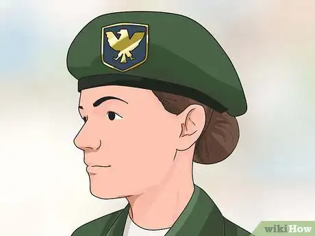 Obrázek nazván Wear a Beret Step 12