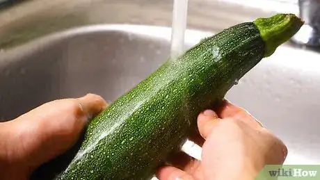 Obrázek nazván Grate Zucchini Step 1