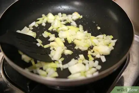 Obrázek nazván Sauté Onions Step 5Bullet1