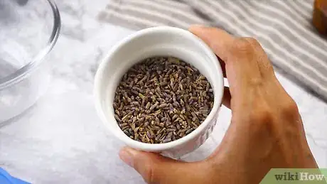 Obrázek nazván Make Lavender Water Step 2