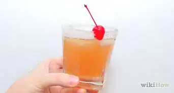 Jak namíchat koktejl amaretto sour