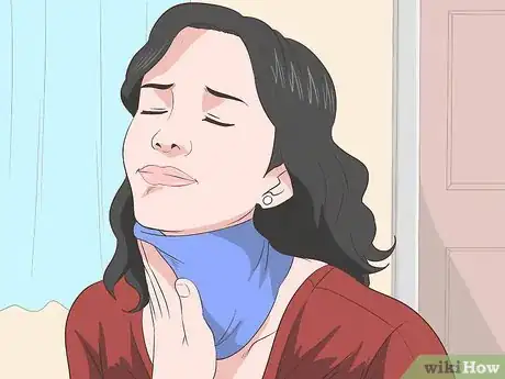 Obrázek nazván Get Rid of a Sore Throat Quickly Step 4