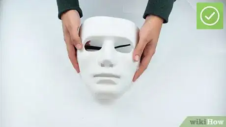 Obrázek nazván Make a Mask Step 18